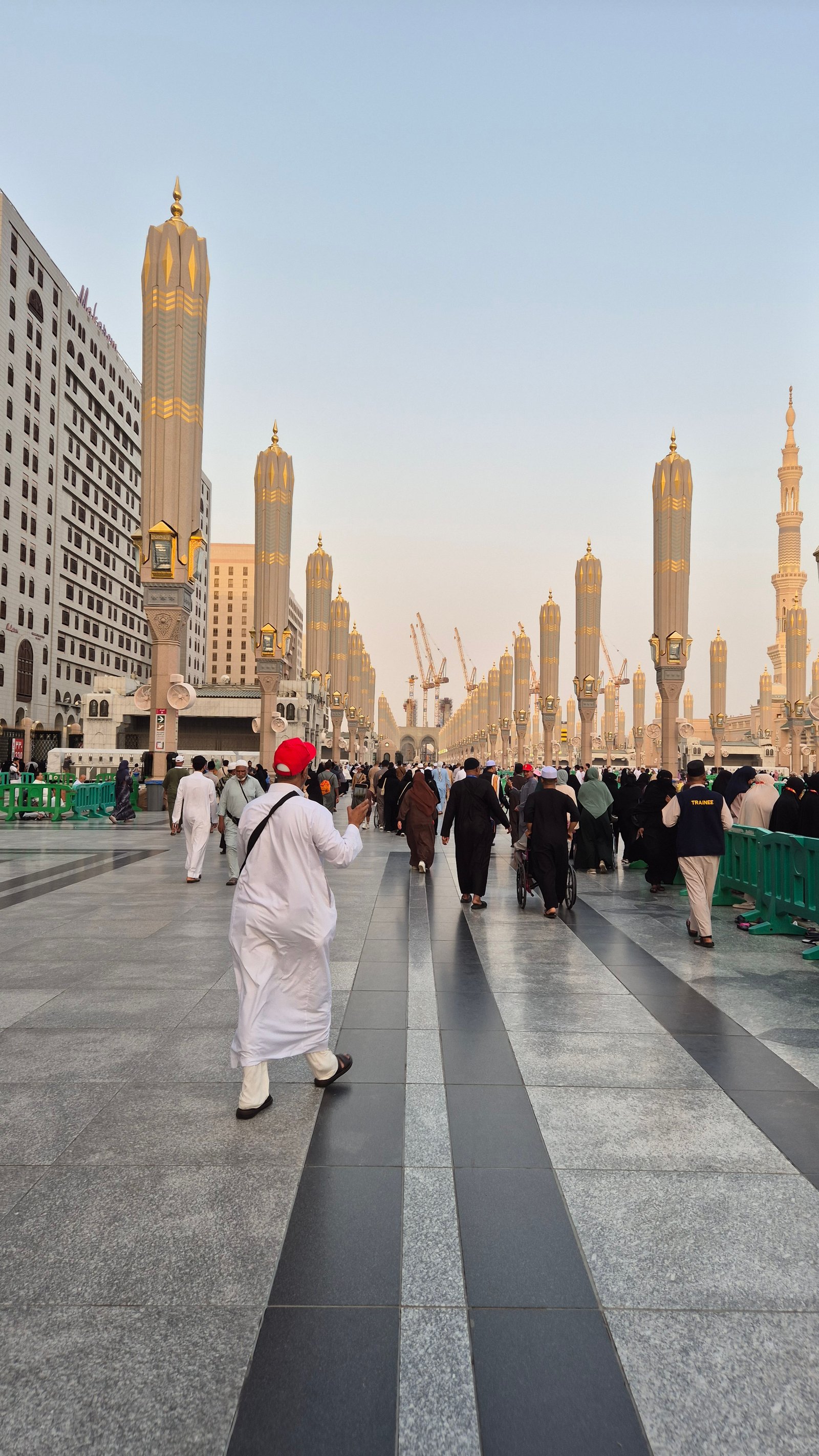 Suasana Jamaah di Masjid Nabawi